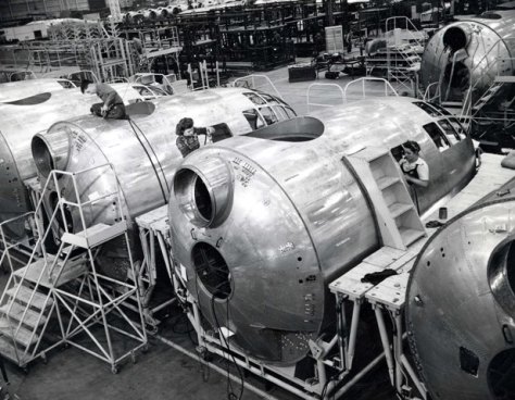 b29-superfortress-engine-assembly-line